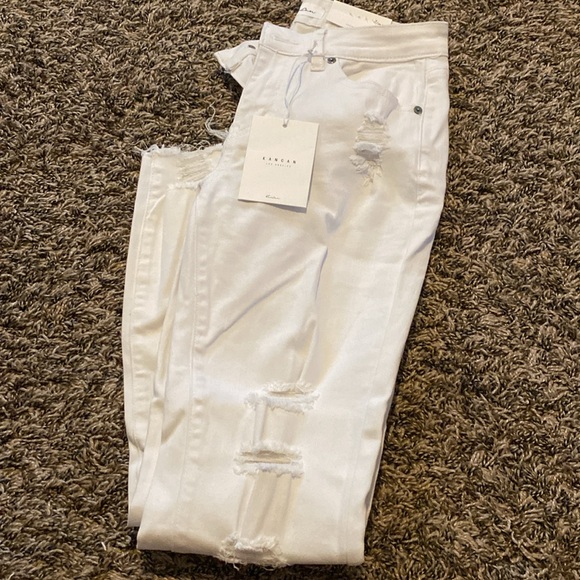 NWT white distressed Kancan jeans - Picture 6 of 8